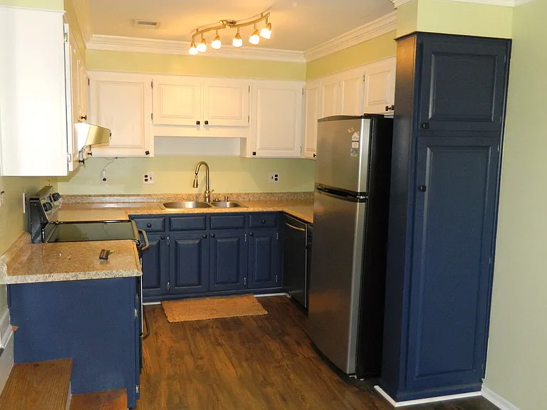 230 Ronstadt Dr — Photo 10