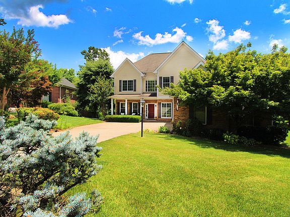 3rd image of 932 Vista Oaks Ln