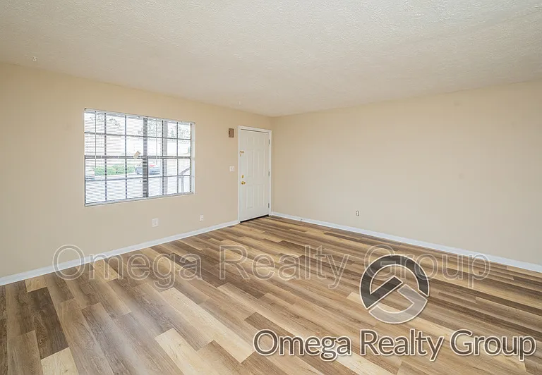 Lakeridge Apartments — Photo 21