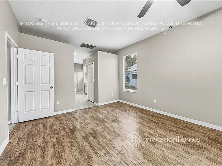 9424 Clover Glen Dr — Photo 10