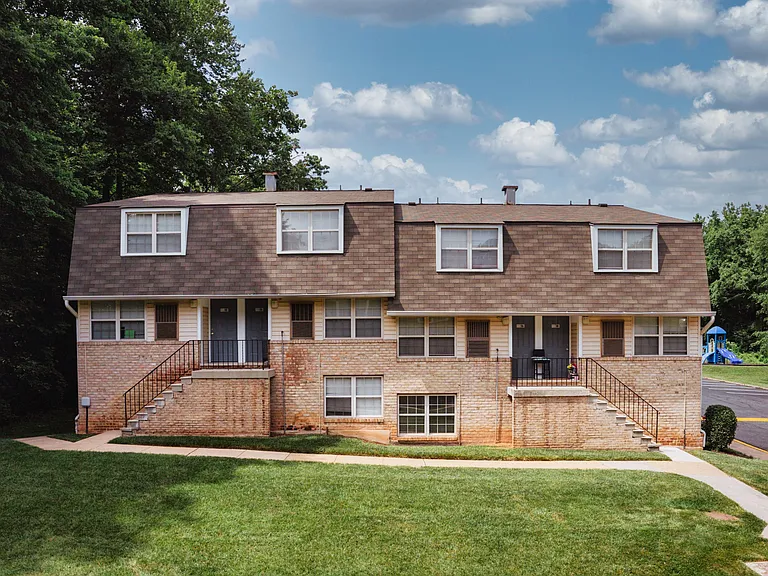 Townhomes Exterior (FS)