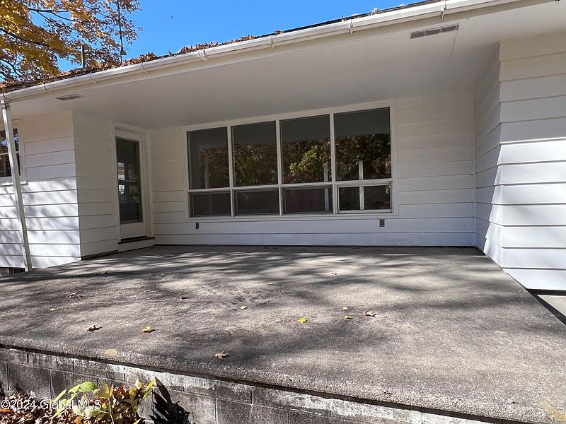 5th image of 50 Burgoyne Avenue