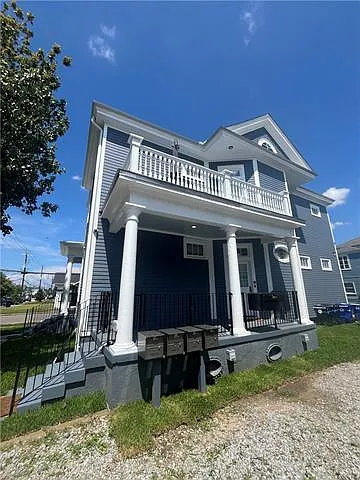 2 bed, 2.0 bath, 1865 sqft, $2,400 — Photo 1