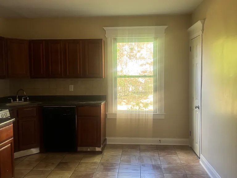 67 N 15th St #1 — Photo 3