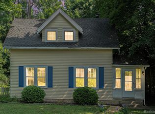 46044 Norton Ct, Northville, MI 48167