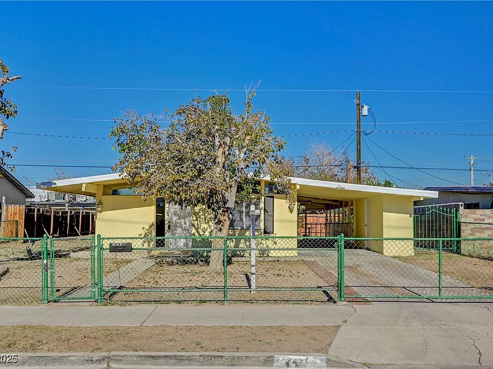 1st image of 2421 Howard Dr