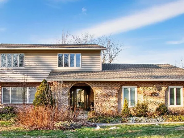 1809 Squire Ct, Wyomissing, PA 19610