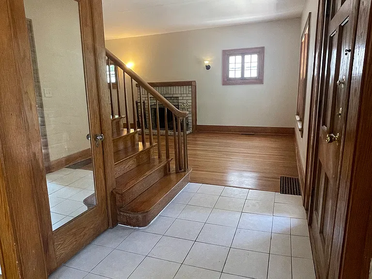 1042 N Amidon Ave — Photo 4