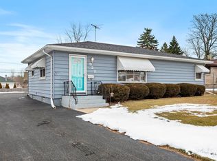 922 E 8th St, Lockport, IL 60441