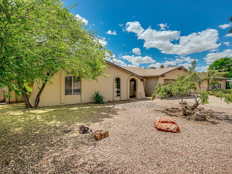 1st image of 2349 E Bishop Dr