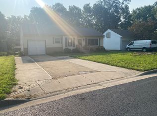 5407 Sherwood Dr, Roeland Park, KS 66205