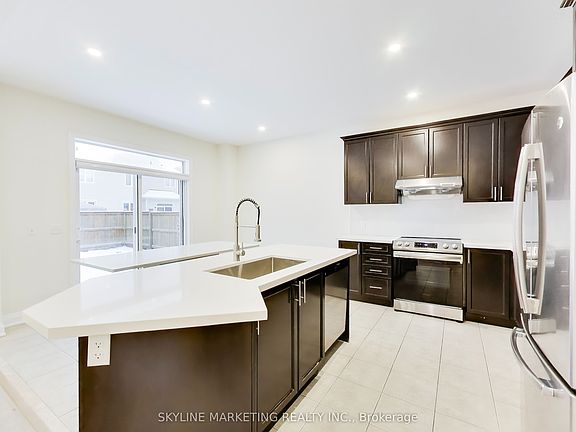 4th image of 17 Fox Grape Rd