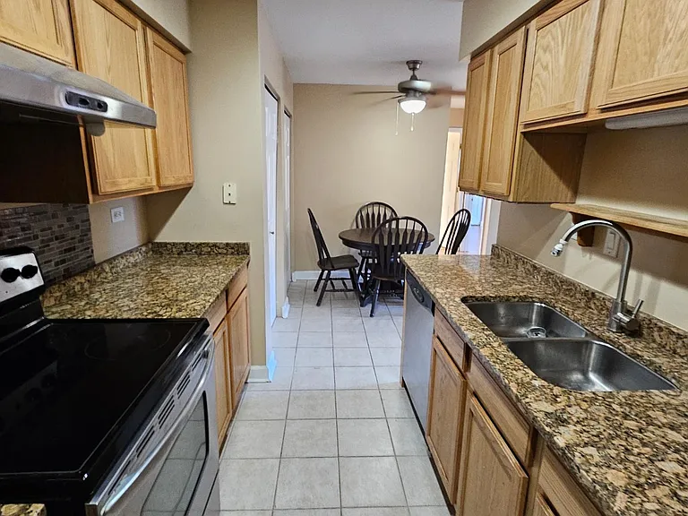 12625 S Alpine Dr #7 — Photo 2
