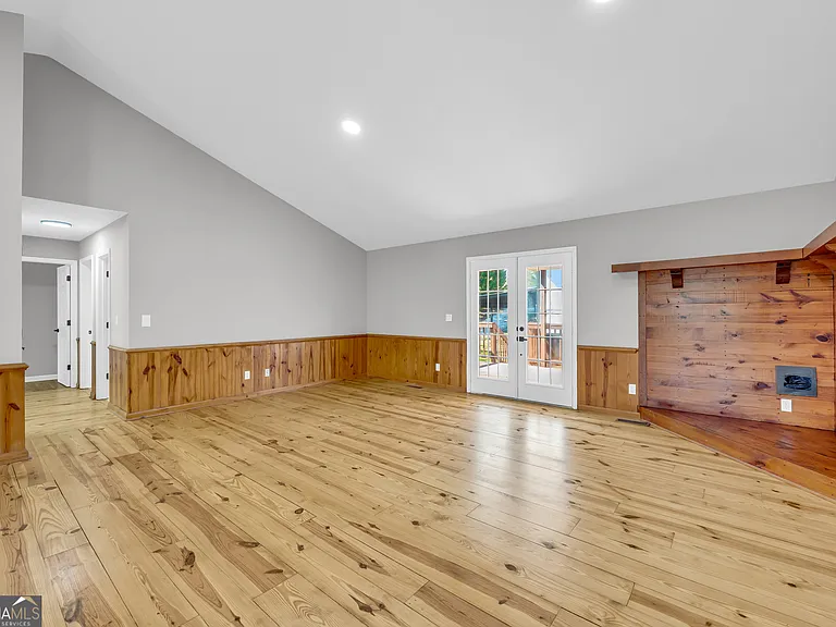 106 Degrandis Ln NE — Photo 12