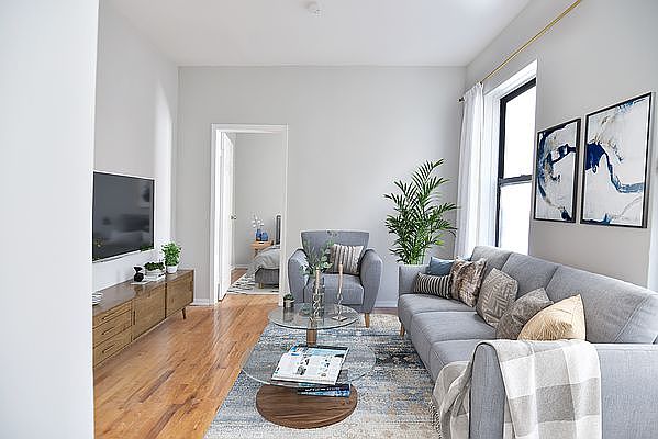 1st image of 215 W 145th St #61