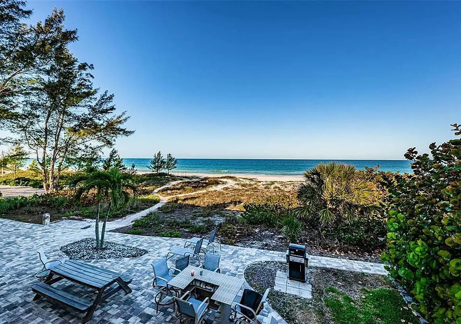 Beachfront Paradise in Indian Shores Stunning Gulf & Intracoastal Views! 3bed|2bath — Photo 2