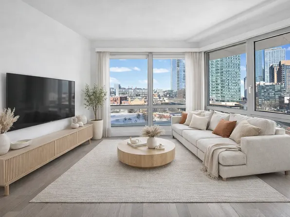 22-43 Jackson Avenue image 1 of 14