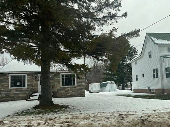 3rd image of 82 W Hatfield St