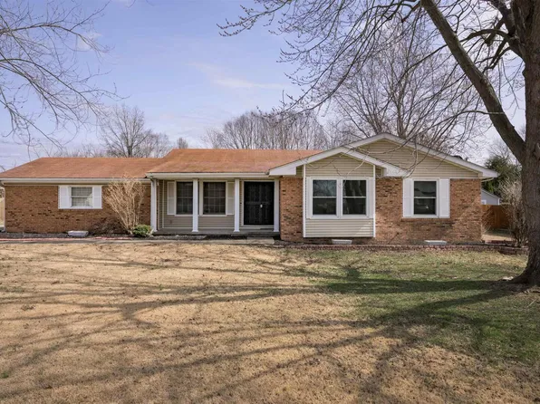 107 N Chamberlain Dr, Marion, IL 62959