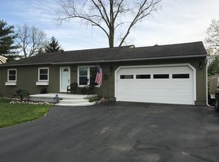 3845 Mapleleaf Rd, Waterford, MI 48328