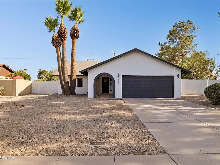 5117 E Beck Ln — Photo 2