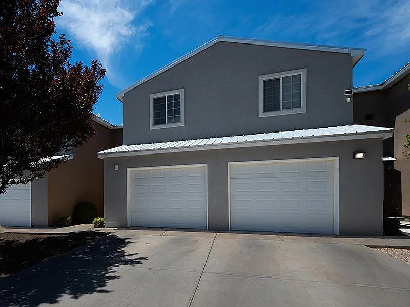 ZIA Townhomes — Photo 4