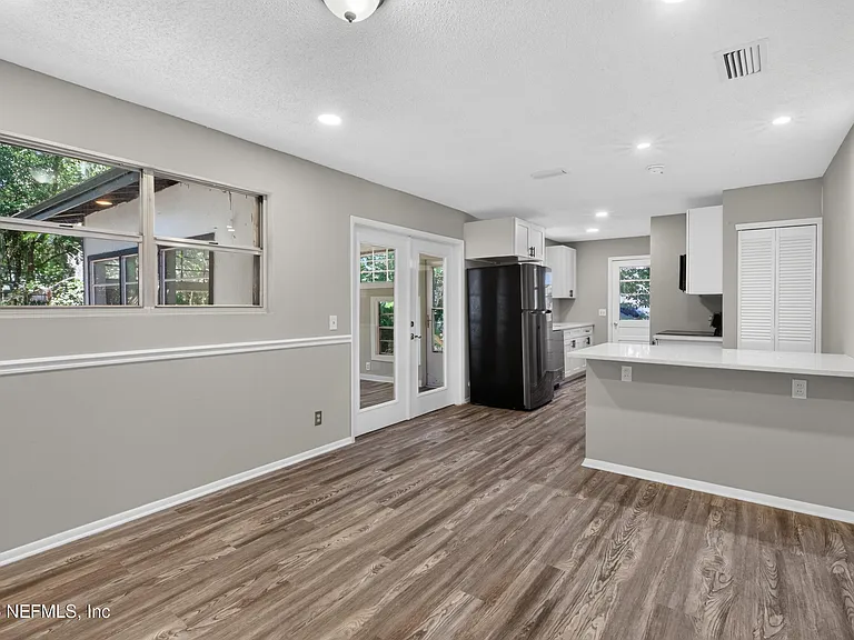 417 S Pine Ave — Photo 14