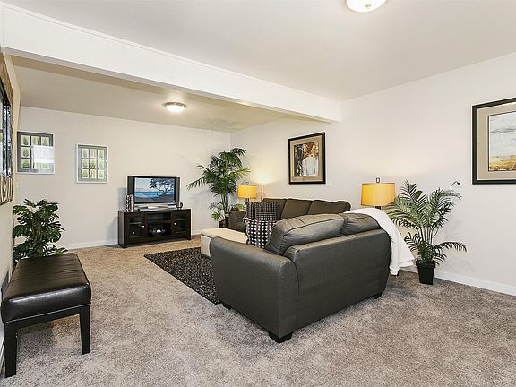 5th image of 115 E Intercity Ave