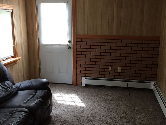 oakland valley 1st house den pic 2