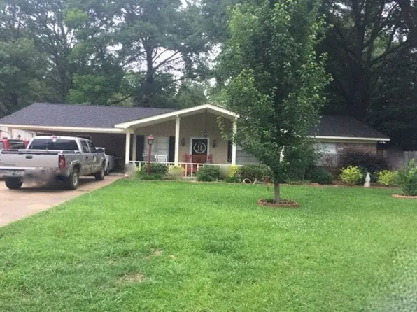 108 Cavalier Dr, Kosciusko, MS 39090
