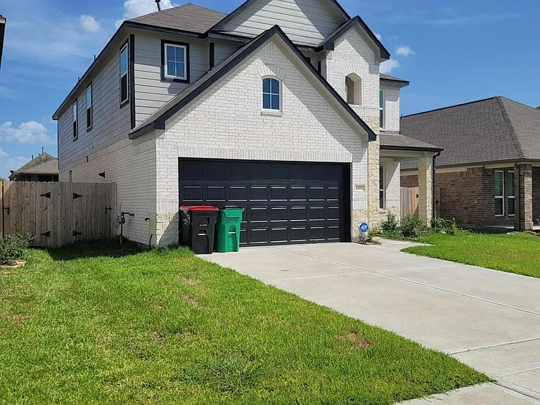 4418 Hronas Dr — Photo 3