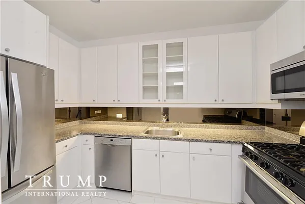 Rented by Trump International Realty | media 36