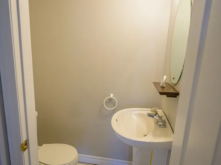 317 Queen St #103 — Photo 5