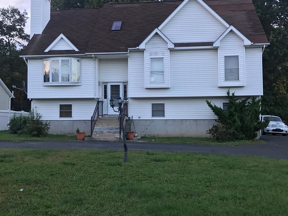 2nd image of 720 Avenue C