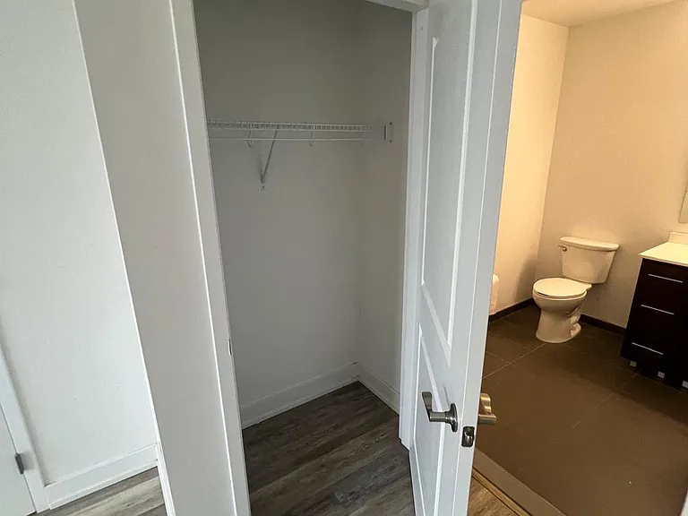 116 37th St #507 — Photo 3