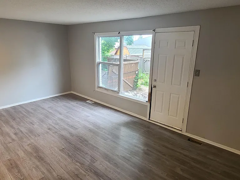 660 Hochelaga St — Photo 24