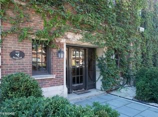 559 W Roscoe St #3, Chicago, IL 60657
