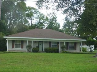 228 Quelqueshue St, Sulphur, LA 70663