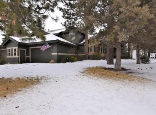 19450 Chip Shot Ln, Bend, OR 97702
