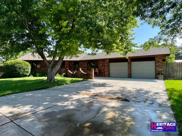 2712 N Easy St, Garden City, KS 67846