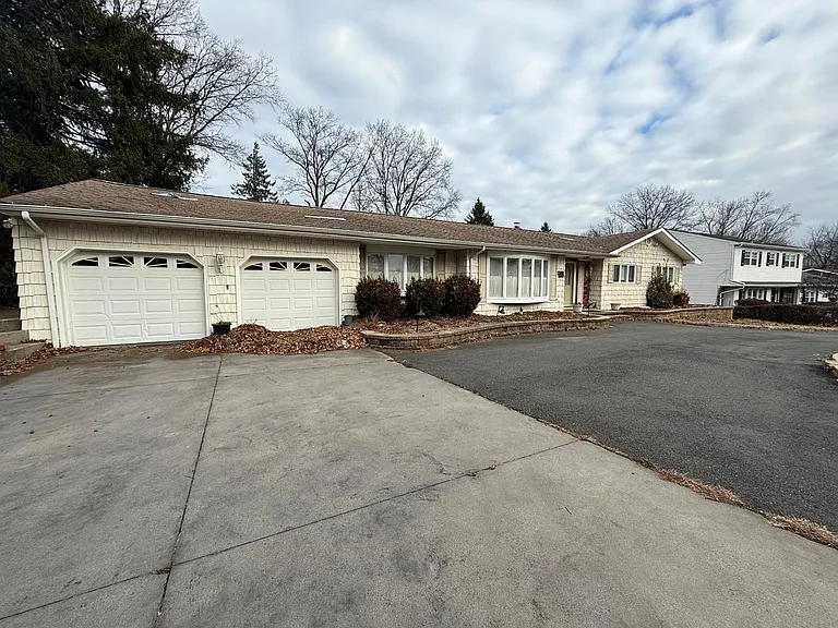 640 Vail Rd — Photo 2