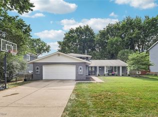 3489 Delmar Dr, Cleveland, OH 44116