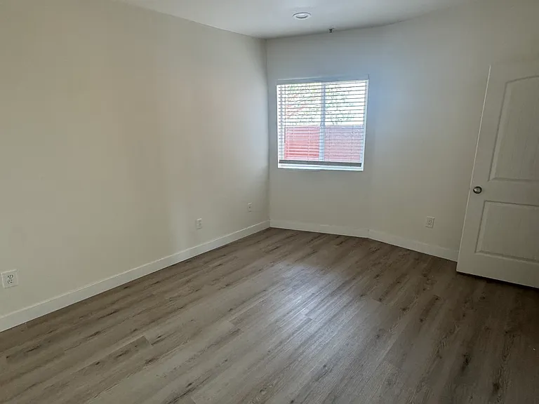 8732 Reading Ave #3 — Photo 4