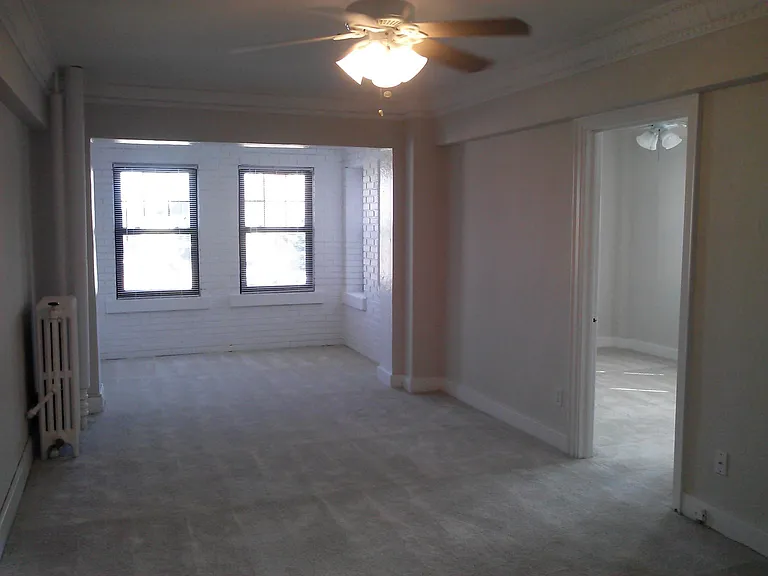 Longfellow Apartments — Photo 32
