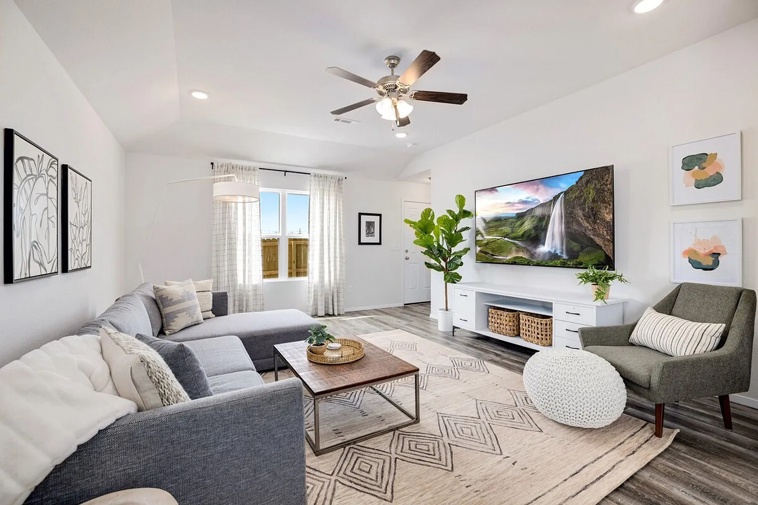 3 bed, 2.0 bath, 1603 sqft, $4,408 — Photo 1