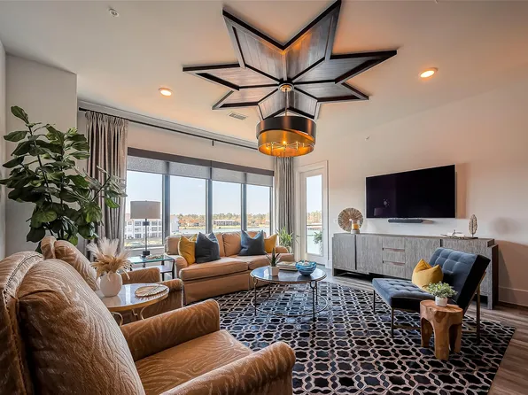 199 Waterpoint Ct #302, Montgomery, TX 77356