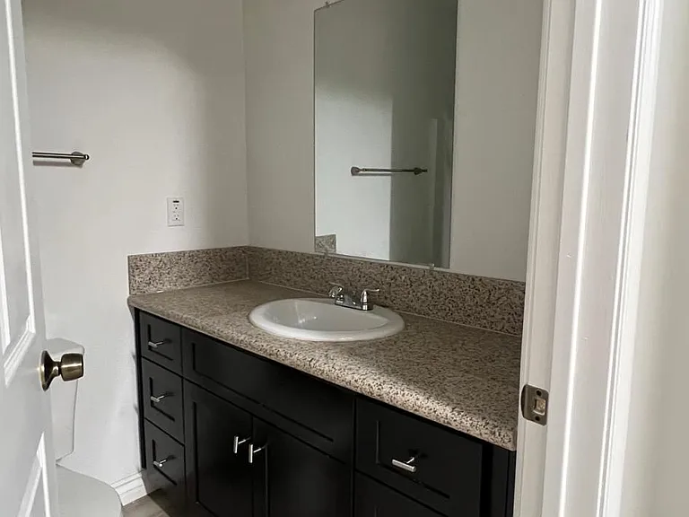 Full bathrooms with tubs