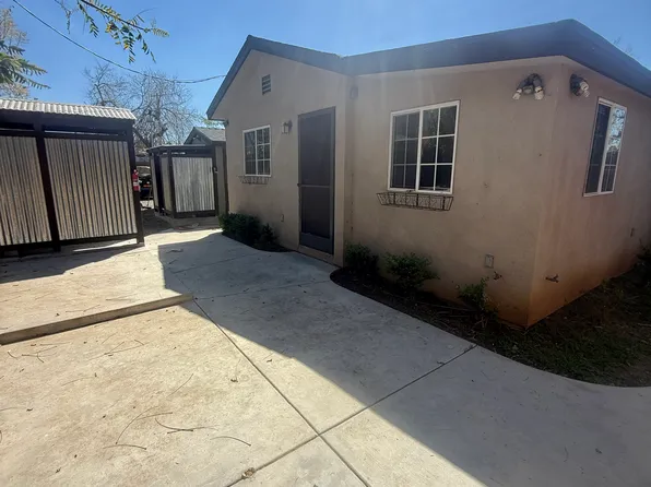 143 Hesmay Dr, Vista, CA 92083