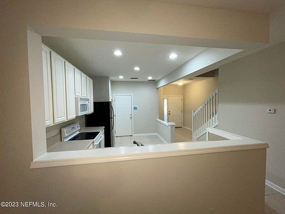 4th image of 8439 Twisted Vine Ct