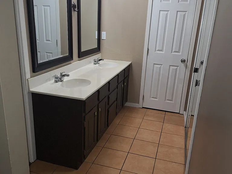 2147 Broadmoor Road Cir — Photo 13